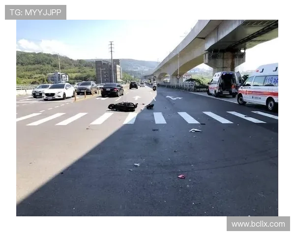 三球左转未让酿车祸无伤美媒称